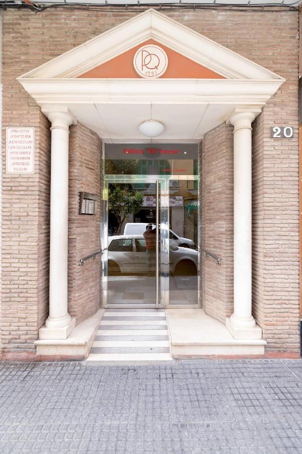 Bhost - La Maestranza Apartment Malaga Bagian luar foto